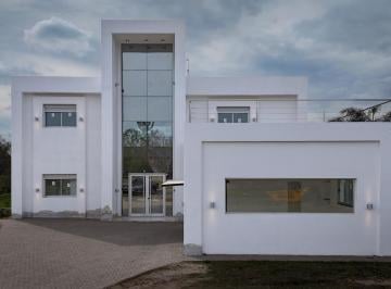 Casa · 700m² · 10 Ambientes · 2 Cocheras · Casa en Venta 4 Dorm. Altos del Chateau Distintiva