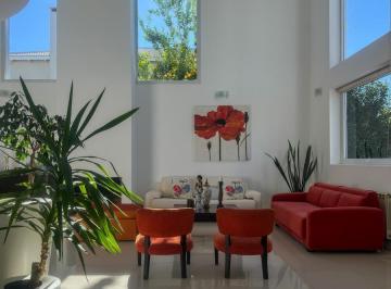 Casa · 483m² · 10 Ambientes · 2 Cocheras · Altos del Chateau Casa en Venta 4 Dorm.