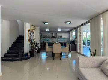 Casa · 483m² · 10 Ambientes · 2 Cocheras · Altos del Chateau Casa en Venta 4 Dorm.