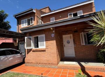 Casa · 398m² · 5 Ambientes · 1 Cochera · Cf1336 - Casa en Venta - 3 Dorm. - Av Sta. Catalina y López y Planes