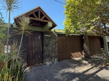 Casa · 275m² · 4 Ambientes · 1 Cochera · Cf1337 - Casa en Venta - 3 Dorm. - Zona B° Privado Panambí