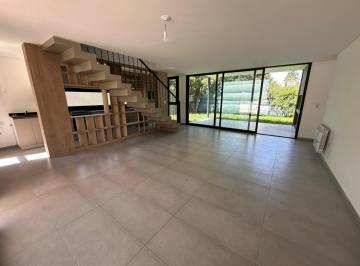 Casa · 193m² · 5 Ambientes · 2 Cocheras · Duplex 3dorm en Housing Calidad Premium! Zona Norte