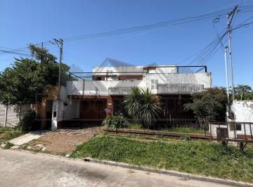 PH · 316m² · 7 Ambientes · 2 Cocheras · Casa y Departamentos en Lisandro de La Torre
