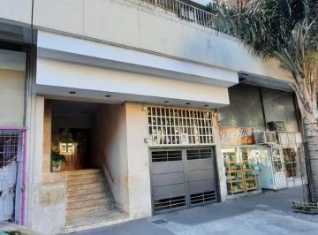 Departamento de 3 ambientes, Lomas de Zamora · Departamento 3 Amb en Centro de Lomas de Zamora en Venta