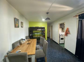 Departamento de 3 ambientes, Almirante Brown · Depto 3 Ambientes. Planta Baja en La Mza 32