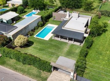 Casa · 205m² · 4 Ambientes · Casa en Lobos