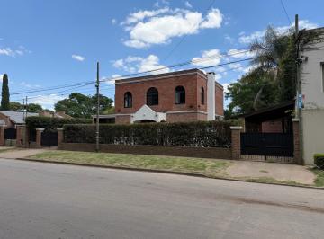 Casa · 223m² · 6 Ambientes · Casa en Lobos