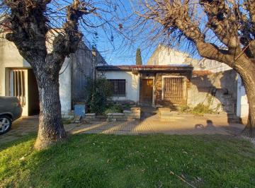 Casa de 4 ambientes, Morón · Casa 4 Ambientes con Jardin en Castelar