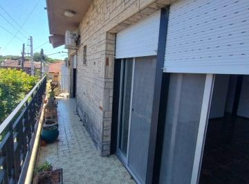 Casa · 180m² · 4 Ambientes · Casa en Esc. - Centro