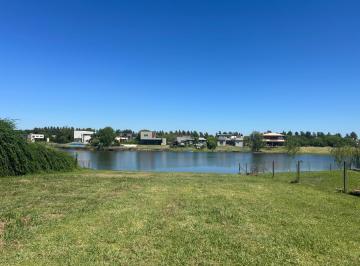 Terreno · 902m² · Lote a La Laguna en Venta, 902 m², en Barrio Náutico El Cazal, Escobar, Gba Norte
