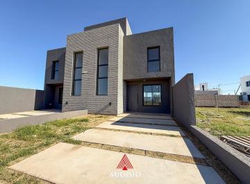 Casa · 123m² · 6 Ambientes · 1 Cochera · Duplex en Venta - Rincones de Manantiales