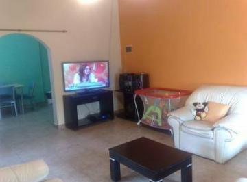 Casa · 120m² · 3 Dormitorios · 3 Cocheras · Casa en Banfield Oeste