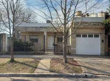 Casa de 3 ambientes, Morón · Casa 3 Ambientes con Jardin en Castelar