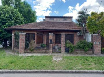 Casa de 4 ambientes, Morón · Casa 4 Ambientes con Patio en Castelar