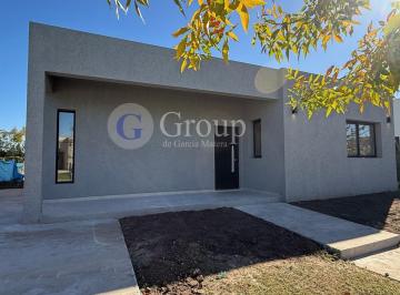 Casa · 185m² · 5 Ambientes · 1 Cochera · Casa en Venta en Santa Lucia, Pilar del Este, Pilar