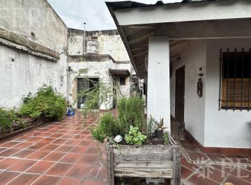 Casa · 151m² · 5 Ambientes · 1 Cochera · Venta Casa 5 Ambientes con Cochera en Haedo
