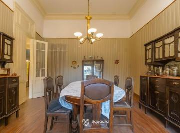 Casa · 140m² · 7 Ambientes · 1 Cochera · Venta | Permuta - Casa de 3 Dorm. Al Frente, a Reciclar con Cochera - Abasto, Rosario.