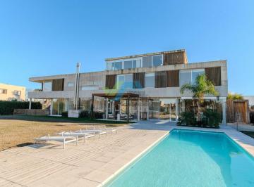 Casa · 600m² · 5 Ambientes · 1 Cochera · Casa Chalet en Venta en Altos de Campo Grande, Pilar, G. B. a. Zona Norte