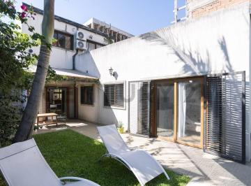 Casa · 270m² · 5 Ambientes · 3 Cocheras · Casa de 3 Dorm. en Venta en La Plata