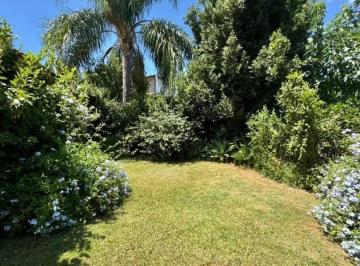 Casa · 188m² · 5 Ambientes · 3 Cocheras · Venta Chalet 5 Amb C/patio y Terraza en V. Ballester