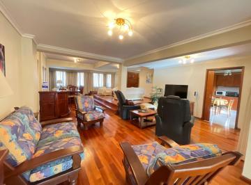 Casa · 450m² · 6 Ambientes · 3 Cocheras · Chalet en Venta 5 Amb - Castelar Norte
