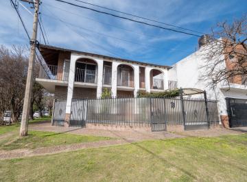 Casa · 209m² · 7 Ambientes · 1 Cochera · Casa en Santa Fe