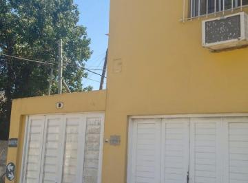 Casa de 4 ambientes, Avellaneda · Inmobiliaria Vende Casa C/3 Dorm. y Garaje en V Domínico (Avellaneda)