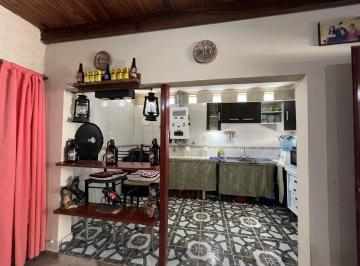 Casa · 100m² · 8 Ambientes · 2 Cocheras · Casas! Dos Casas Al Valor de Una! Oportunidad!