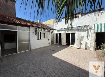 Casa · 150m² · 3 Ambientes · 1 Cochera · Casa en Venta - 2 Dorm. 1 Baño - La Plata