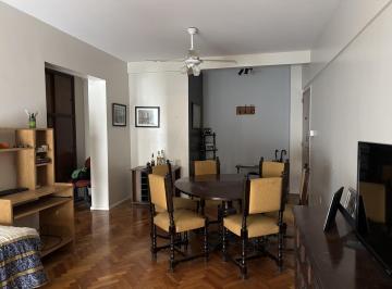 Departamento · 51m² · 2 Ambientes · Departamento 2 Amb con Balcon Recoleta Luminoso