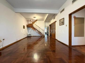 Casa · 277m² · 5 Ambientes · 1 Cochera · Casa 5 Ambientes Excelente Ubicación con Quincho