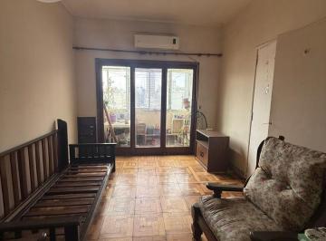 Departamento · 65m² · 2 Ambientes · Departamento 3 Ambientes en Azcuénaga 350 – Caba | Venta o Alquiler