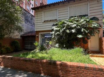 Casa · 467m² · 3 Dormitorios · Casa en Venta Frente a Plaza San Martín, Posadas