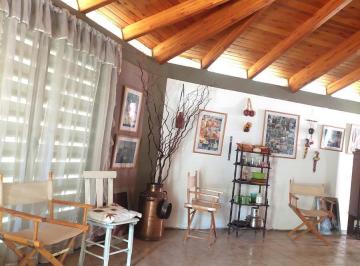 Casa · 702m² · 6 Ambientes · 3 Cocheras · Casa 2 Cabañas Piscina! Oportunida de Locos Se Vende San Antonio de Arredondo