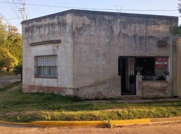 Casa de 2 ambientes, Luján · Casa Sobre Esquina, en Barrio El Quinto, Luján (Ba)