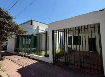 Casa · 134m² · 5 Ambientes · 1 Cochera · Venta Casa Barrio Jardín 3 Dorm.
