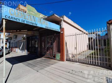 Local comercial · 155m² · 3 Ambientes · 2 Cocheras · Casa de Tres Ambientes con Local, en Venta Moron