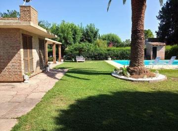 Casa · 244m² · 8 Ambientes · 3 Cocheras · Casa Venta - 3 Dorm. 2.230 m² - Venado Tuerto, General López, Santa Fe