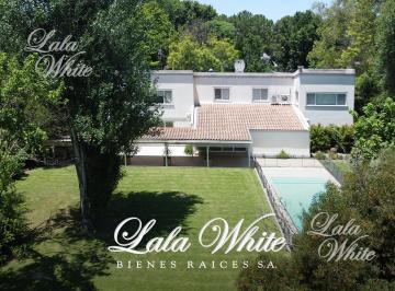 Casa · 375m² · 6 Ambientes · 1 Cochera · Casa a La Venta en Saint Thomas Norte Financiada