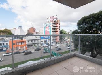 Departamento · 44m² · 2 Ambientes · Venta Departamento 1 Dormitorio con Balcon Al Frentetres Cruces Montevideo Ideal Inversión