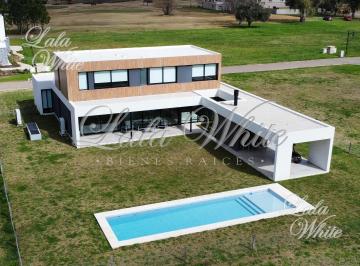 Casa · 301m² · 6 Ambientes · 3 Cocheras · Casa con Pileta en Venta - La Providencia Country Club, Canning, Ezeiza