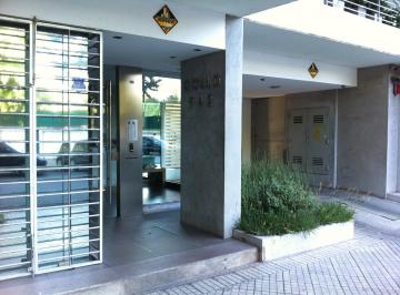 Fachada · Departamento 2 Dorm. con Cochera Frente a Club Plaza