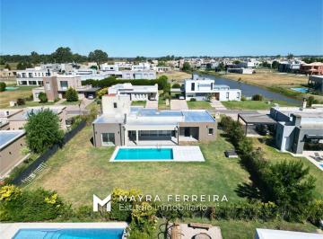 Casa · 170m² · 4 Ambientes · 2 Cocheras · Casa en Venta - Barrio La Alameda Canning