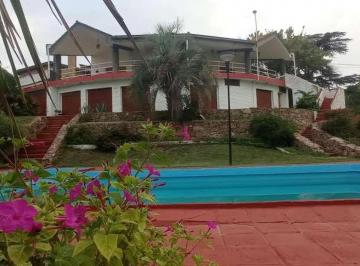 Casa · 395m² · 5 Ambientes · 2 Cocheras · Casa con Piscina Cervantes 195 Villa del Lago - Vcp