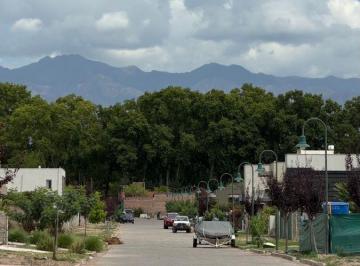 Terreno , Chacras de Coria · Terreno en Venta - 500 m² | Barriopueblo Malbec | Usd 56.000