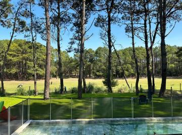 Casa · 300m² · 4 Dormitorios · 2 Cocheras · Pinamar - Casa Isla del Golf con Pileta - 1° Febrero 2027
