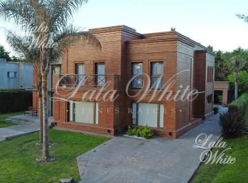 Casa · 552m² · 6 Ambientes · 6 Cocheras · Casa en Venta con Quincho y Pileta en El Lauquén, Canning, San Vicente