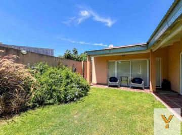 PH · 180m² · 3 Ambientes · PH en Venta - 2 Dorm. 2 Baños - 400 m² - Tolosa