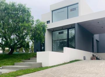 Casa · 255m² · 5 Ambientes · 1 Cochera · Casa en La Reserva Cardales