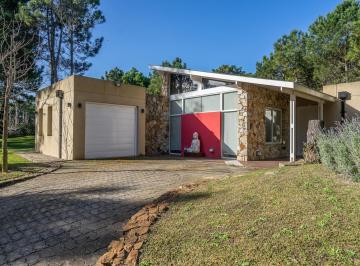 Casa · 254m² · 4 Ambientes · 1 Cochera · Casa en Venta La Herradura Pinamar
